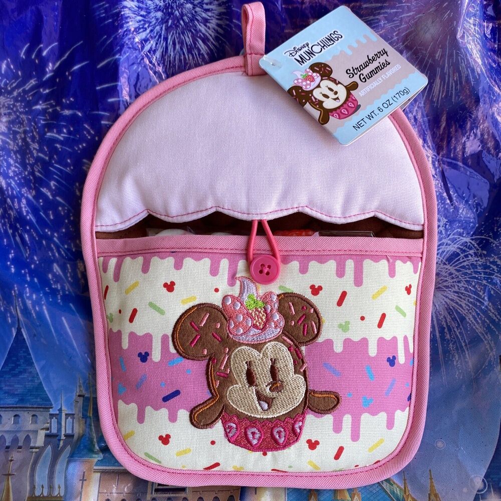 Disney Parks Minnie Mouse Munchlings Cupcake Pot Holder Kitchen Hot Pad